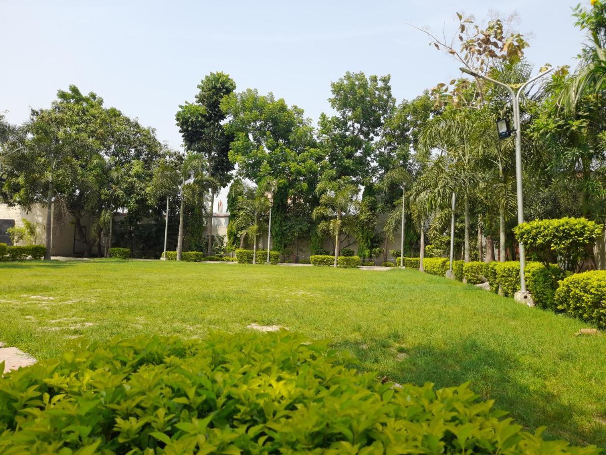 Begusarai Ashoka Resort & Banquets מראה חיצוני תמונה